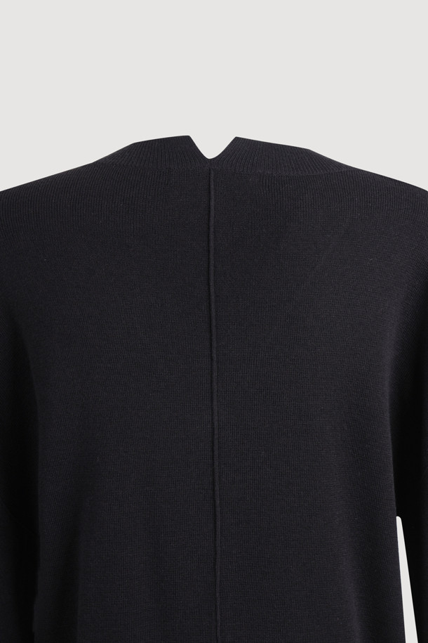 LUCKY CHOUETTE - 가디건 - Double Emblem Embroidery V Neck Knit Cardigan (black)