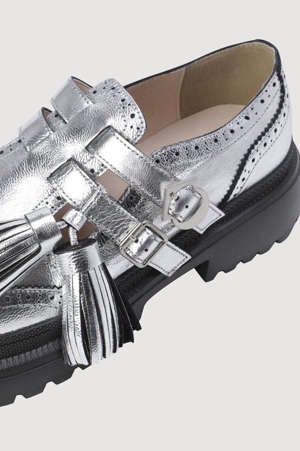 LUCKY CHOUETTE - 로퍼 - A-Tassel Decoration Loafer (silver)