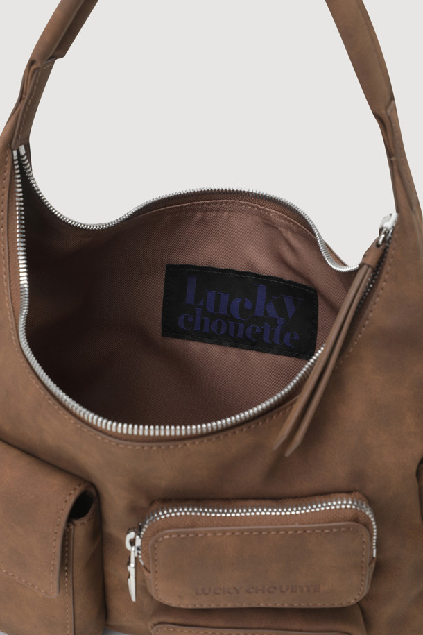 LUCKY CHOUETTE - 토트백 - Medium Pocket Hobo Bag (brown)