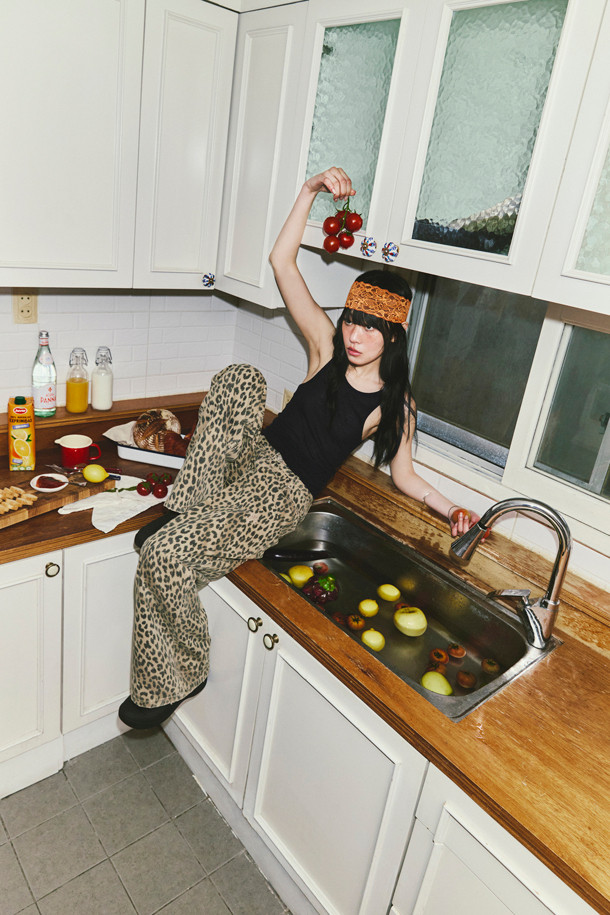 LUCKY CHOUETTE - 롱/미디팬츠 - Chouetties by LUCKY CHOUETTE_Leopard Denim Pants (beige)