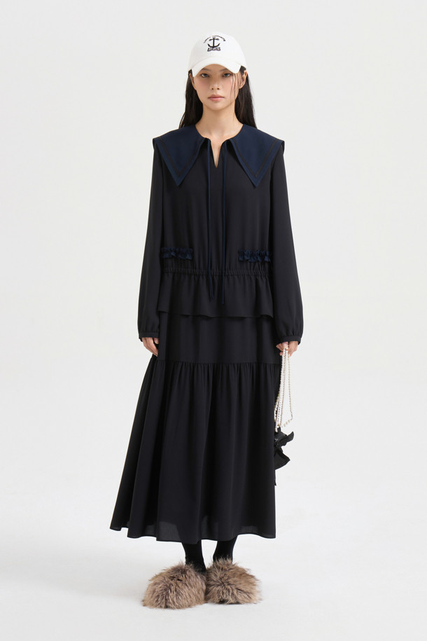 세일러 카라 롱 드레스 (블랙)는 클래식하고 캐주얼한 무드를 동시에 연출하는 여성 롱 원피스입니다. 부드러운 폴리에스터 소재로 제작되어 편안한 착용감을 선사하며, 사계절 내내 활용 가능합니다. A라인 핏에 롱 기장으로 우아함을 더하고, 셔링과 프릴 단, 테이프 장식, 레터링 자수 디테일이 돋보입니다. 구김이 적어 관리가 용이하며, 데이트룩, 카페룩 등 다양한 TPO에 잘 어울리는 웨어러블한 디자인입니다. 루즈핏으로 편안하게 즐길 수 있는 블랙 컬러의 무지 원피스입니다.
