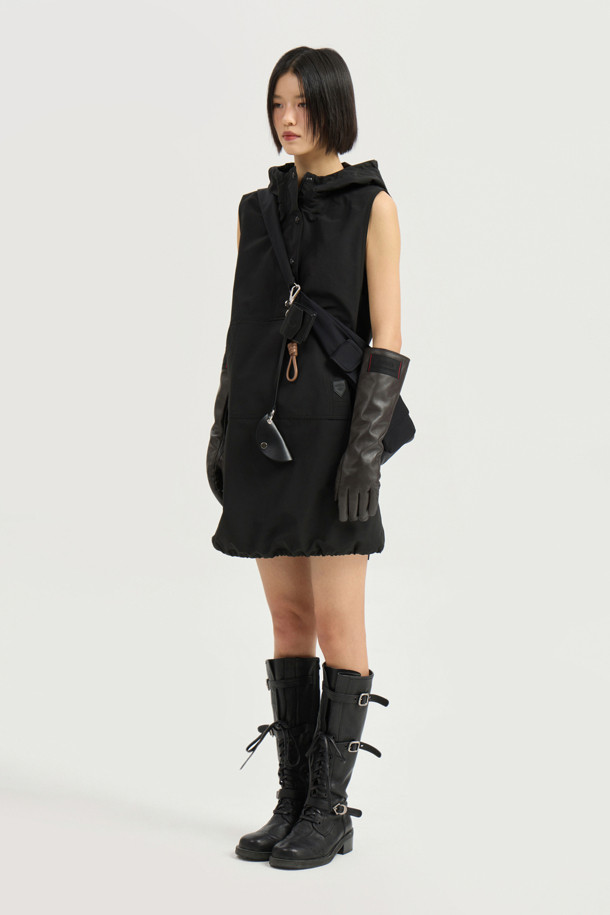 LUCKY CHOUETTE - 민소매 원피스 - Sleeveless Hood Mini Dress (black)