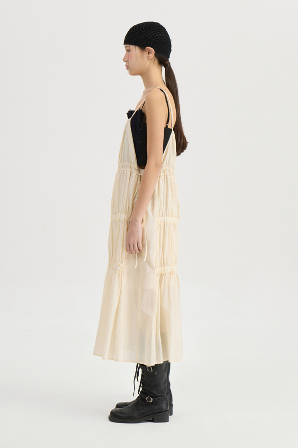 LUCKY CHOUETTE - 민소매 원피스 - [Atelier] Shirring Sleeveless Dress (light beige)