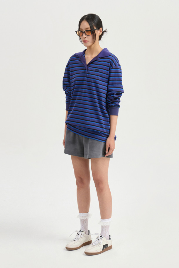 루즈 핏 PK 티셔츠 (퍼플)는 캐주얼한 무드의 데일리룩을 위한 아이템입니다. 니트 카라 디자인에 긴 소매, 루즈핏과 세미 박시 핏으로 편안한 착용감을 선사합니다. 가슴 왼쪽의 자수 포인트와 넉넉한 사이즈, "LUCKY" 레터링 자수가 특징이며, 스트라이프 패턴으로 포인트를 더했습니다. 동네 마실룩이나 카페룩, 캐주얼, 미니멀, 프레피 스타일을 연출하기에 좋습니다.
