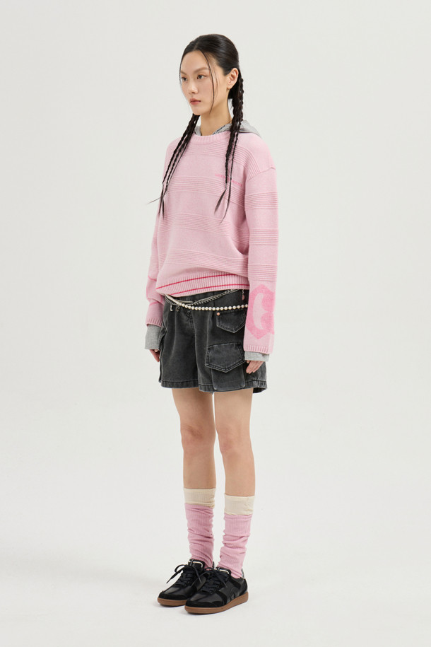 LUCKY CHOUETTE - 스웨터 - Sleeve Emblem Printed Kni Pullover (light pink)