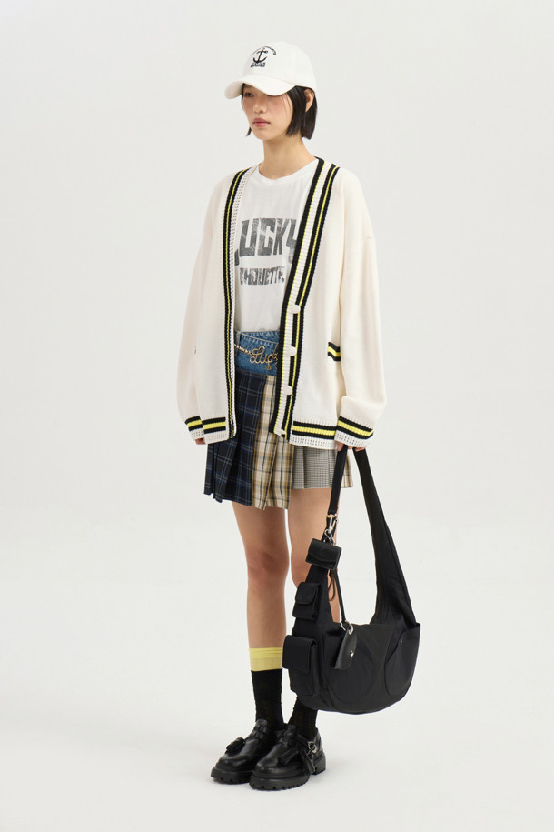 LUCKY CHOUETTE - 가디건 - Color Line Back Lettering Knit Cardigan (ivory)