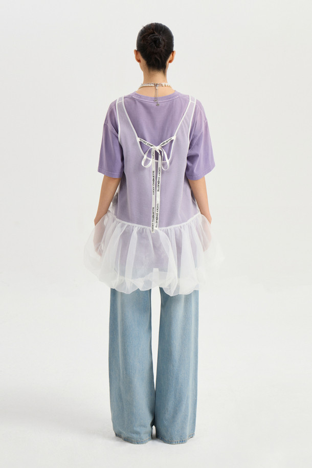 백 리본 볼륨 시어 탑 블라우스(아이보리)는 부드러운 면 소재의 여성 티셔츠입니다. 라운드넥에 반소매 기장으로, 봄, 여름 시즌 데일리룩과 카페룩, 봄 소풍룩에 활용하기 좋습니다. 얇은 두께감과 오버핏, 밑단 시스루 디테일, 그래픽 프린트, 레이어드 스타일이 특징이며, 캐주얼, 미니멀, 스트리트 스타일을 연출할 수 있습니다.
