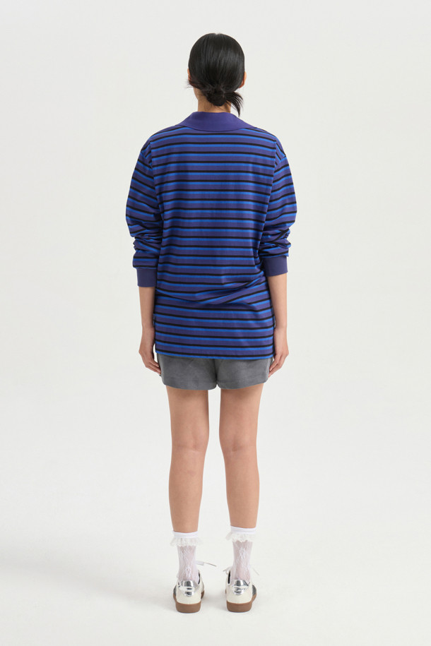 루즈 핏 PK 티셔츠 (퍼플)는 캐주얼한 무드의 데일리룩을 위한 아이템입니다. 니트 카라 디자인에 긴 소매, 루즈핏과 세미 박시 핏으로 편안한 착용감을 선사합니다. 가슴 왼쪽의 자수 포인트와 넉넉한 사이즈, "LUCKY" 레터링 자수가 특징이며, 스트라이프 패턴으로 포인트를 더했습니다. 동네 마실룩이나 카페룩, 캐주얼, 미니멀, 프레피 스타일을 연출하기에 좋습니다.
