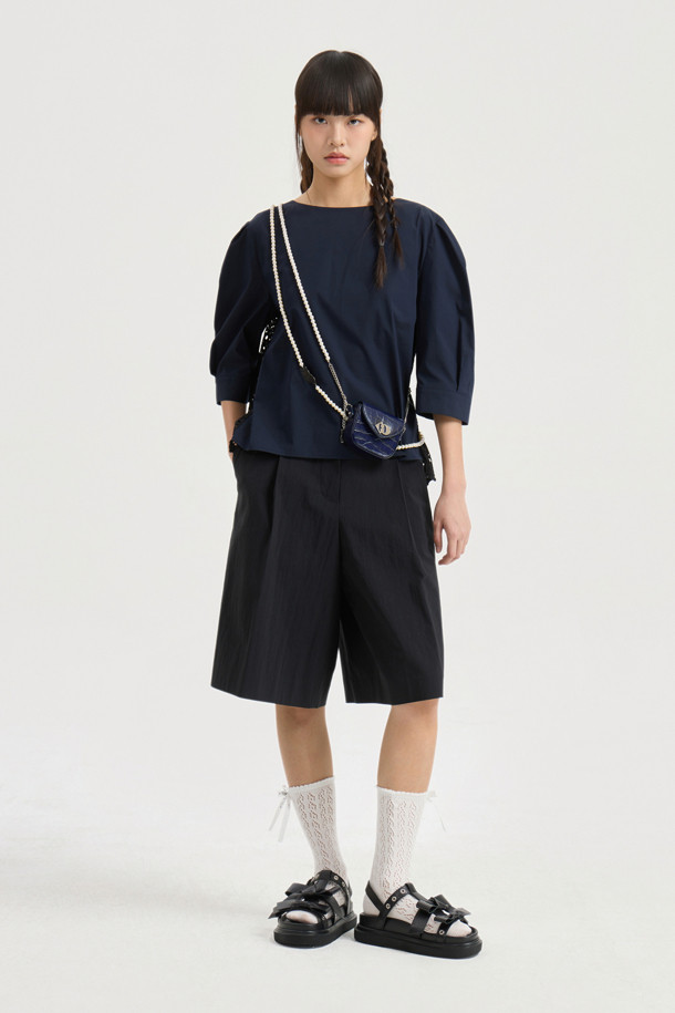 LUCKY CHOUETTE - 블라우스 - Eyelet Block Volume Sleeve Blouse (dark navy)