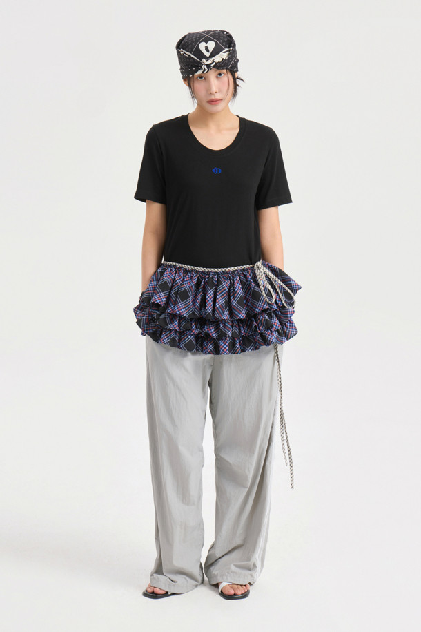 LUCKY CHOUETTE - 반소매 티셔츠 - Emblem Point Slim Fit Half Sleeve T-shirt (black)