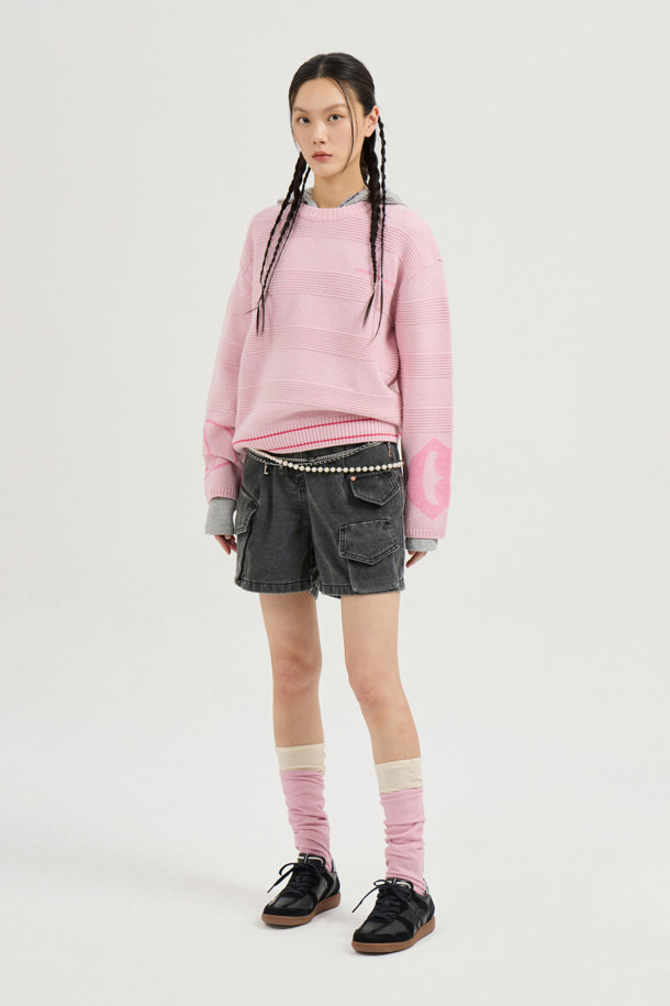 LUCKY CHOUETTE - 스웨터 - Sleeve Emblem Printed Kni Pullover (light pink)