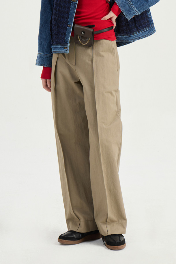 LUCKY CHOUETTE - 롱/미디팬츠 - Pintuck Point Cotton Pants (light khaki)