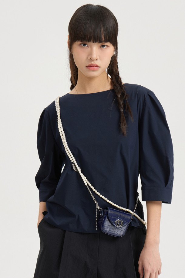 LUCKY CHOUETTE - 블라우스 - Eyelet Block Volume Sleeve Blouse (dark navy)
