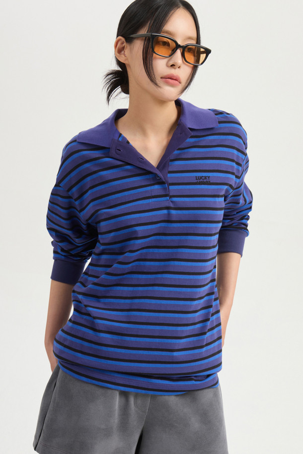 루즈 핏 PK 티셔츠 (퍼플)는 캐주얼한 무드의 데일리룩을 위한 아이템입니다. 니트 카라 디자인에 긴 소매, 루즈핏과 세미 박시 핏으로 편안한 착용감을 선사합니다. 가슴 왼쪽의 자수 포인트와 넉넉한 사이즈, "LUCKY" 레터링 자수가 특징이며, 스트라이프 패턴으로 포인트를 더했습니다. 동네 마실룩이나 카페룩, 캐주얼, 미니멀, 프레피 스타일을 연출하기에 좋습니다.
