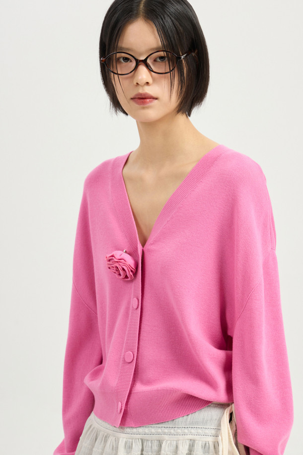 LUCKY CHOUETTE - 가디건 - Double Emblem Embroidery V Neck Knit Cardigan (pink)