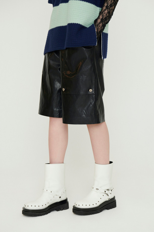 LUCKY CHOUETTE - 쇼트팬츠 - Fake Leather Back Banding Midi Pants (black)