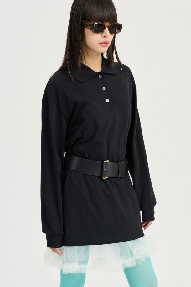 루즈 핏 피케 티셔츠(블랙)는 데일리 캐주얼 스타일을 위한 유니섹스 긴소매 티셔츠입니다. 부드러운 면 소재로 제작되어 편안한 착용감을 선사하며, 니트 카라 패치 디테일과 LUCKY 레터링 자수, 가슴 왼쪽 자수 포인트로 포인트를 더했습니다. 루즈핏과 세미 박시 핏으로 편안한 활동성을 제공하며, 동네 마실룩, 카페룩 등 다양한 TPO에 맞춰 미니멀하고 클래식한 스타일을 연출할 수 있습니다. 봄, 여름 시즌에 활용하기 좋은 아이템입니다.
