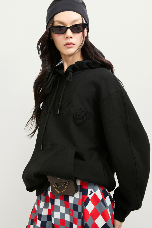 LUCKY CHOUETTE - 후디 - Embroidery Point Hooded T-shirt (black)