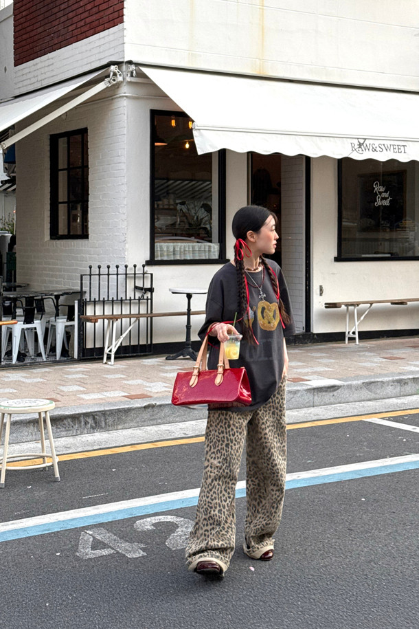 LUCKY CHOUETTE - 롱/미디팬츠 - Chouetties by LUCKY CHOUETTE_Leopard Denim Pants (beige)