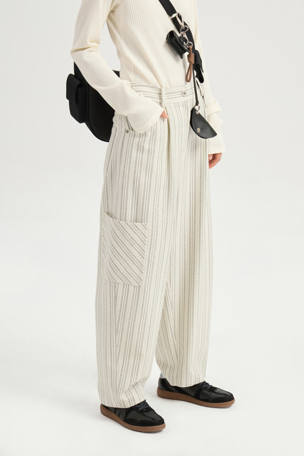 LUCKY CHOUETTE - 롱/미디팬츠 - Pocket Point Stripe Pants (ivory)