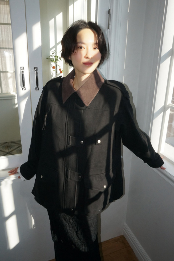 LUCKY CHOUETTE - 점퍼 - [인플루언서 @sumigeem PICK] Collar Coloring Work Jumper (dark black)