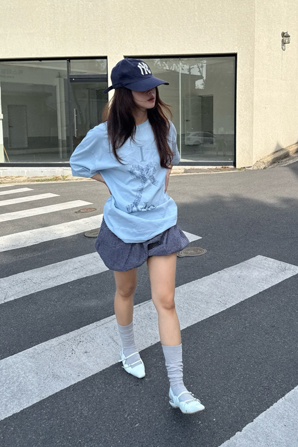 LUCKY CHOUETTE - 반소매 티셔츠 - [Re-Order] Chouetties by LUCKY CHOUETTE_Graphic Semi Over Fit Half Sleeve T-shirt (light blue)