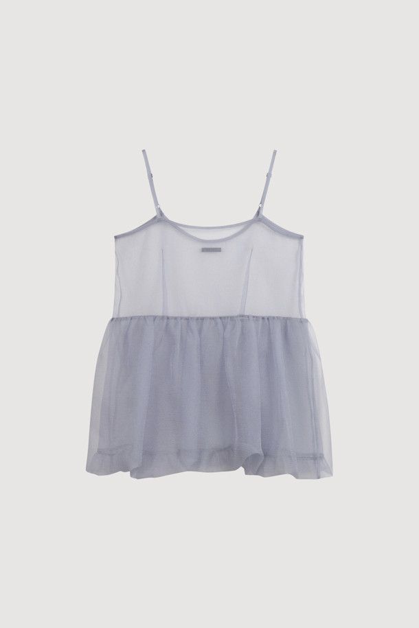 럭키 슈에뜨의 레이어링 민소매 원피스(grey)는 페미닌한 무드를 연출하는 여성 의류입니다. 봄, 여름 시즌에 어울리는 얇은 두께감의 루즈핏 원피스로, 광택감 있는 소재와 셔링 디테일이 특징입니다. 조절 가능한 어깨끈으로 편안하게 착용 가능하며, 뒷면 라벨 장식으로 포인트를 더했습니다. 데이트룩, 카페룩, 여행룩 등 다양한 TPO에 활용 가능하며, 미니멀, 로맨틱, 클래식 스타일을 즐기는 분들께 추천합니다. 무지 디자인의 레이어드 치마 타입으로, 세련된 스타일을 연출할 수 있습니다.
