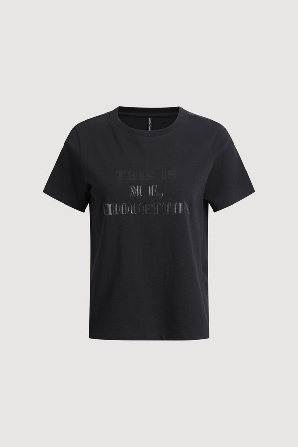 럭키 슈에뜨 레터링 슬림핏 반소매 티셔츠 (블랙)는 여성스러움을 강조하는 슬림핏 디자인의 티셔츠입니다. 부드러운 면 소재로 제작되어 편안한 착용감을 선사하며, 봄, 여름 시즌 데일리룩에 활용하기 좋습니다. 라운드넥과 반소매 디자인은 캐주얼하고 베이직한 스타일을 연출하며, 레이어드하여 다양한 스타일을 시도할 수 있습니다. 깔끔한 무지 디자인에 럭키 슈에뜨만의 레터링 디테일이 더해져 포인트를 더합니다. 블랙과 그레이 두 가지 컬러로 만나보세요.
