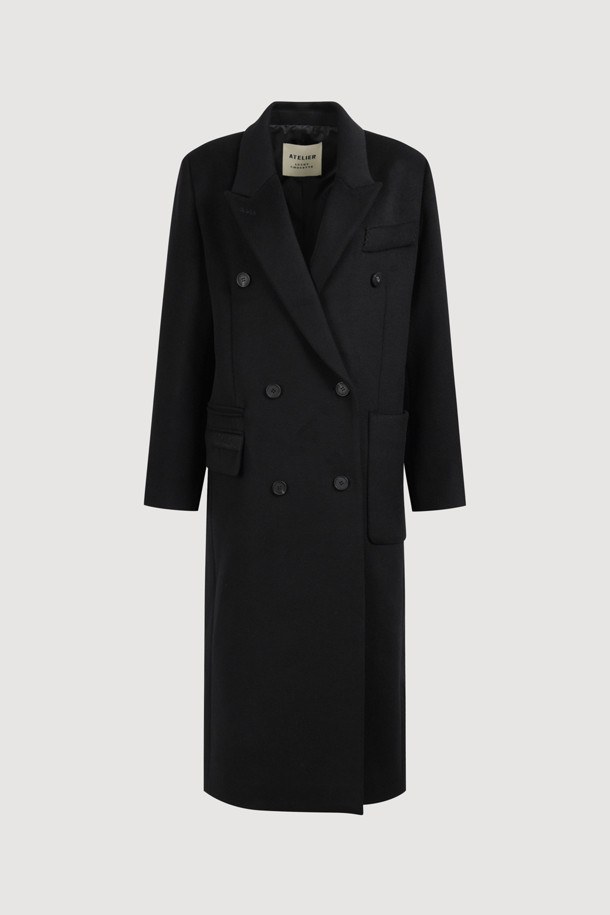 [Atelier] 갱 칼라 더블 롱 코트 (블랙)는 시크하고 미니멀한 스타일을 추구하는 여성들을 위한 아우터입니다. 가을과 겨울, 출근룩, 오피스룩, 겨울 데일리룩에 어울리는 이 코트는 부드러운 캐시미어와 울 소재로 제작되어 뛰어난 착용감을 선사합니다. 갱 칼라 디자인과 럭키슈에뜨 로고 소뿔 단추, 자수 디테일이 고급스러움을 더하며, ATELIER 컬렉션 로고 패턴 안감으로 소장 가치를 높였습니다. 박시핏의 롱 기장, 더블 버튼 여밈 방식의 더블 코트로, 시크하고 클래식한 스타일을 완성해보세요.
