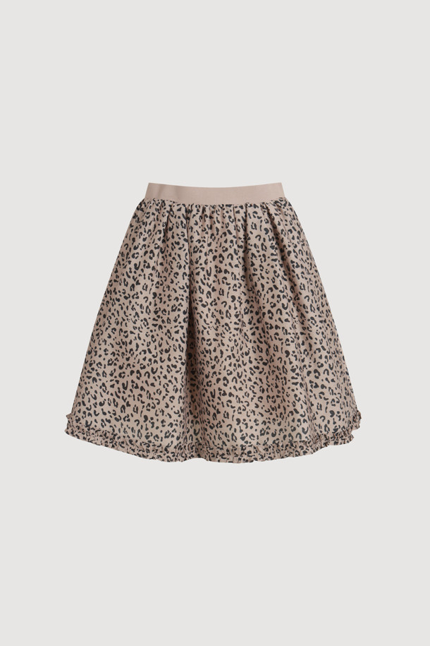 레오파드 밴딩 미디 스커트(브라운)는 여성스러운 룩을 연출하는 데 최적의 아이템입니다. 브라운 컬러의 레오파드 패턴이 유니크한 무드를 더하며, A라인 핏으로 다리가 더욱 슬림해 보이는 효과를 줍니다. 허리 밴딩과 밑단 러플 디테일이 편안함과 스타일리시함을 동시에 선사하며, 데이트룩, 모임룩, 카페룩 등 다양한 TPO에 활용 가능합니다. 나일론과 폴리에스터 혼방 소재로 제작되어 사계절 내내 즐겨 입을 수 있으며, 클래식, 레트로, 미니멀 등 폭넓은 스타일을 소화합니다. 옆 지퍼 디테일로 편안하게 착용할 수 있습니다.
