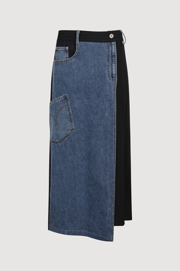 [Re-Order] 데님 스트라이프 믹스 롱 스커트 (multi color)는 여성스러운 롱 스커트로, 봄, 가을에 어울리는 아이템입니다. 유니크하면서도 클래식한 스타일을 연출하며, 데님과 울 소재의 조화가 돋보입니다. 세미 A라인 핏과 한쪽 플리츠 디테일이 세련된 실루엣을 완성하며, 앞 지퍼 여밈으로 편안하게 착용 가능합니다. 멀티 컬러 스트라이프 패턴이 돋보여 데이트룩, 모임룩, 카페룩 등 다양한 TPO에 활용하기 좋습니다. 미니멀하고 캐주얼한 스타일을 즐기는 분들께 추천합니다.
