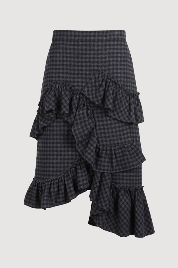 [Atelier] 프릴 포인트 미디 스커트 (멀티 컬러)는 가을, 겨울 시즌에 어울리는 여성용 미디 스커트입니다. 울 소재로 제작되어 부드러운 촉감을 선사하며, H라인 슬림핏으로 클래식하고 시크한 스타일을 연출합니다. 언밸런스 디자인과 프릴 디테일, 아웃포켓이 특징이며, 뒷중심 지퍼로 편안하게 착용할 수 있습니다. 멀티 컬러 체크 패턴으로 유니크한 매력을 더하여 데이트룩, 모임룩, 겨울 데일리룩 등 다양한 TPO에 활용하기 좋습니다.
