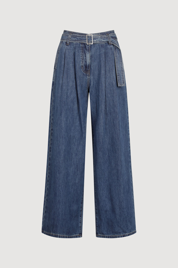 와이드 데님 팬츠 (With Belt)는 여성 고객을 위한 캐주얼 및 스트릿 스타일의 바지입니다. 봄, 가을 계절에 적합하며, 일상용으로 착용하기 좋습니다. 루즈핏의 와이드 실루엣에 벨트가 포함되어 있어 다양한 스타일 연출이 용이합니다. 허리 턱 디테일과 럭키슈에뜨 로고 캔톤, 리벳 디테일이 돋보이며, 맥시 기장으로 다리가 길어 보이는 효과를 줍니다. 무지 디자인의 데님 소재로 제작되어 편안한 착용감을 선사합니다. 
