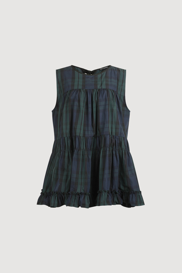 싱그러운 그린 컬러가 돋보이는 [Re-Order] 슬리브리스 체크 셔링 블라우스입니다. 캐주얼하고 걸리시한 무드를 연출하며, 봄, 여름 시즌 데이트룩이나 소풍룩에 제격입니다. 라운드넥에 민소매 디자인으로 시원함을 더하고, A라인 핏과 셔링 디테일, 러플 밑단이 여성스러운 실루엣을 완성합니다. 뒷면 리본 장식으로 포인트를 주어 로맨틱한 분위기를 자아냅니다. 체크 패턴이 밋밋함을 덜어주어 단독으로 착용해도 스타일리시합니다.
