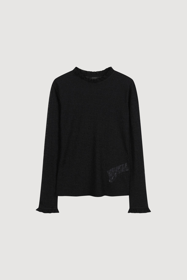 프릴 레이스 긴소매 티셔츠 (블랙)는 여성스러운 무드를 연출하는 블랙 컬러의 티셔츠입니다. 은은하게 비치는 레이스 소재와 프릴 디테일이 더해져 클래식하면서도 로맨틱한 스타일을 완성합니다. 슬림핏 디자인으로 자연스러운 실루엣을 연출하며, 신축성 있는 소재로 편안한 착용감을 선사합니다. 봄, 가을 시즌에 데이트룩, 카페룩, 모임룩 등 다양한 TPO에 활용하기 좋으며, 레이어드하여 더욱 다채로운 스타일링이 가능합니다. 라운드넥에 긴소매 디자인으로, 부드러운 촉감의 얇은 두께감으로 제작되었습니다.
