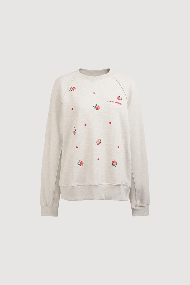 플라워 자수 스웨트 티셔츠 (오트밀)는 부드러운 면 소재로 제작되어 편안한 착용감을 선사합니다. 루즈핏으로 제작되어 여유로운 실루엣을 연출하며, 라운드넥과 긴소매 디자인으로 어떤 스타일에도 잘 어울립니다. 가을, 겨울 시즌에 적합하며, 두꺼운 두께감으로 따뜻하게 입을 수 있습니다. 장미 모티브와 레터링 자수 디테일이 돋보이는 캐주얼 스타일의 맨투맨으로, 집콕룩이나 산책룩으로 활용하기 좋습니다.
