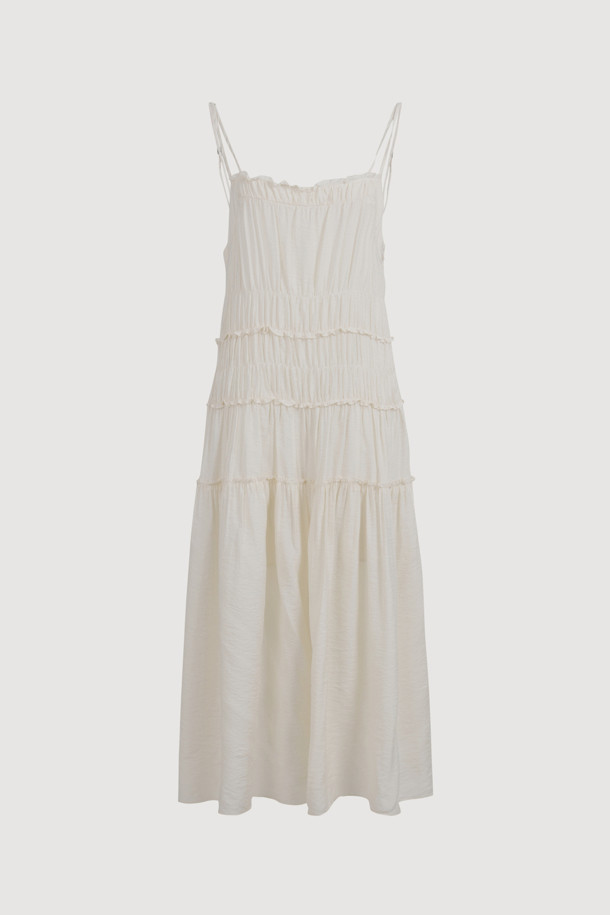 프릴 민소매 드레스는 우아하고 페미닌한 무드를 연출하는 여성용 슬리브리스 드레스입니다. 화이트 컬러의 맥시 기장 플리츠 스커트 디자인으로, 데이트룩, 카페룩, 휴가룩 등 다양한 TPO에 활용하기 좋습니다. 스퀘어넥 라인과 조절 가능한 어깨 스트랩, 밑단 슬릿 디테일이 특징이며, 사이드 지퍼로 편안하게 착용할 수 있습니다. 클래식, 미니멀, 로맨틱 스타일을 모두 아우르며, 프릴 디테일이 여성스러운 매력을 더합니다. 봄, 여름 시즌에 어울리는 아이템입니다.
