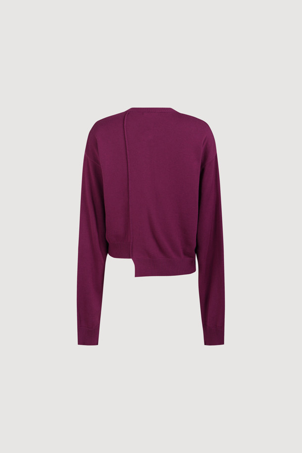 [Re-Order] 럭키슈에뜨_언밸런스 니트 가디건 (퍼플)은 부드러운 아크릴과 코튼 혼방 소재로 제작되어 봄, 가을에 착용하기 좋은 여성 니트 가디건입니다. 라운드넥에 긴 소매, 루즈핏으로 편안한 착용감을 선사하며, 언밸런스 기장과 레터링 자수 포인트가 캐주얼한 무드를 더합니다. 세 가지 모양의 믹스된 단추가 디자인의 묘미를 살리고, 데이트룩, 카페룩, 봄 소풍룩 등 다양한 TPO에 활용 가능합니다. 미니멀, 로맨틱 스타일을 선호하는 분들께 추천하며, 캐주얼한 스타일링에 포인트를 더해줍니다.
