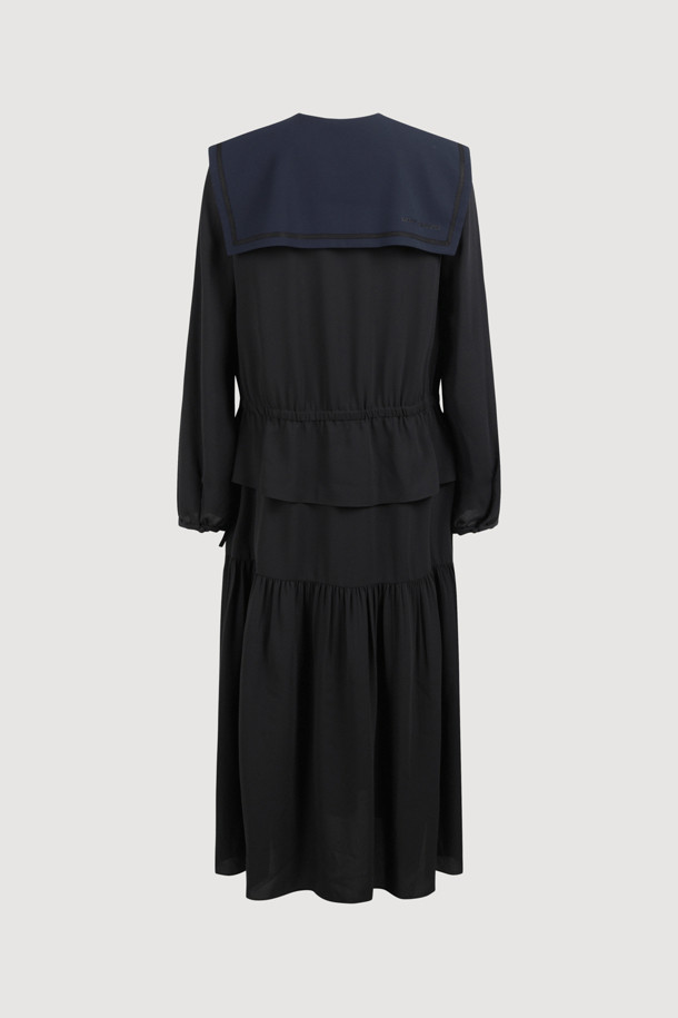 세일러 카라 롱 드레스 (블랙)는 클래식하고 캐주얼한 무드를 동시에 연출하는 여성 롱 원피스입니다. 부드러운 폴리에스터 소재로 제작되어 편안한 착용감을 선사하며, 사계절 내내 활용 가능합니다. A라인 핏에 롱 기장으로 우아함을 더하고, 셔링과 프릴 단, 테이프 장식, 레터링 자수 디테일이 돋보입니다. 구김이 적어 관리가 용이하며, 데이트룩, 카페룩 등 다양한 TPO에 잘 어울리는 웨어러블한 디자인입니다. 루즈핏으로 편안하게 즐길 수 있는 블랙 컬러의 무지 원피스입니다.
