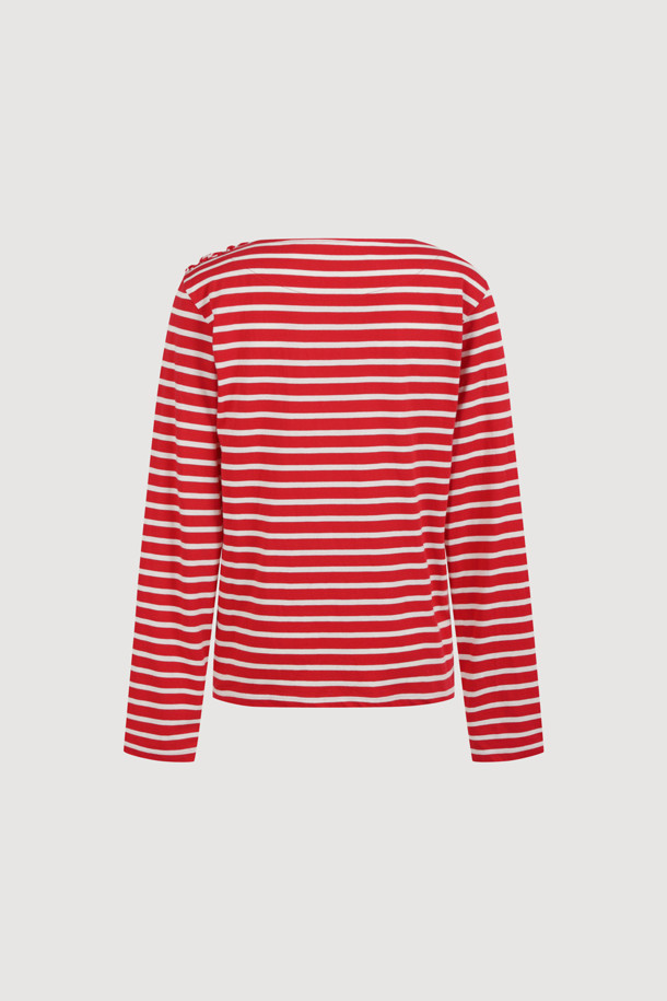 [Atelier] 프릴 포인트 스트라이프 롱 슬리브 티셔츠(레드)는 여성스러운 분위기를 연출하는 긴 소매 티셔츠입니다. 부드러운 면 소재로 제작되어 편안한 착용감을 선사하며, 얇은 두께감으로 봄, 가을 시즌에 활용하기 좋습니다. 넥 라인의 프릴 디테일과 가슴 부분의 아틀리에 자수 디테일이 돋보이며, 슬림핏 디자인과 스트라이프 패턴이 캐주얼하면서도 베이직한 스타일을 완성합니다. 데이트룩, 카페룩 등 다양한 상황에 어울리는 아이템으로, 미니멀한 스타일을 선호하는 분들께 추천합니다.
