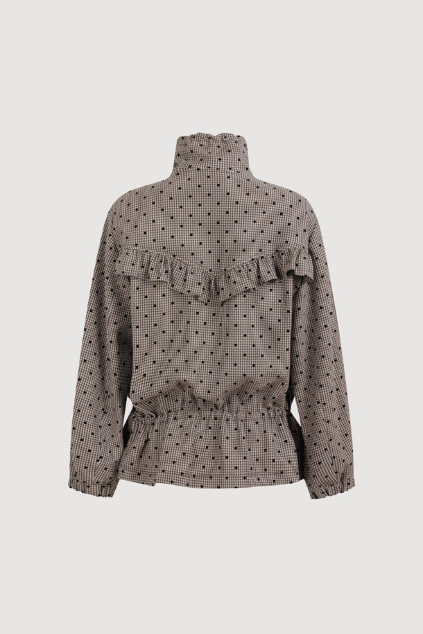 **[Re-Order] 프릴 디테일 체크 점퍼**

러블리함과 캐주얼 무드를 동시에 연출하는 여성 점퍼입니다. 가을, 겨울 시즌에 어울리는 두꺼운 두께감의 플리스 소재로 제작되어 부드러운 촉감을 선사합니다. 체크 패턴과 허리 스트링, 벌룬 핏으로 사랑스러운 분위기를 더하며, 투웨이 지퍼와 긴 소매, 프릴 디테일이 돋보입니다. 안감에는 LUCKY 로고 패턴과 솔리드 소매 안감을 사용하여 포인트를 주었습니다. 데이트룩, 산책룩 등 다양한 일상 스타일을 연출해보세요.
