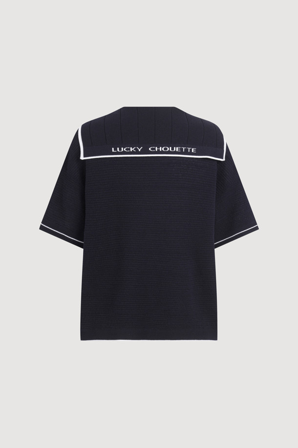 시원한 촉감의 니트 소재로 제작된 [Re-Order] Sailor Half Sleeve Knit Pullover (dark navy)입니다. 세일러 칼라 디자인과 볼륨감 있는 조직감, 컬러 파이핑 디테일이 돋보이며, 루즈핏과 여유로운 어깨 실루엣으로 편안하게 착용 가능합니다. 다크 네이비 컬러의 반소매 니트 풀오버로 여름철 캐주얼룩에 활용하기 좋습니다.
