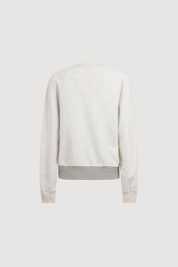 레오파드 슈에뜨 티셔츠는 여성용 티셔츠로, 캐주얼한 일상룩에 적합합니다. 부드러운 면 소재에 오버핏으로 편안한 착용감을 선사하며, 라운드넥과 긴 소매 디자인입니다. 화이트와 베이지 두 가지 색상으로 출시되었으며, 레오파드, 스트라이프, 슈에뜨 프린팅, 밑단 스트라이프 배색이 돋보이는 디자인입니다. 동네 마실룩이나 카페룩에 미니멀하고 클래식한 스타일을 더해줍니다.
