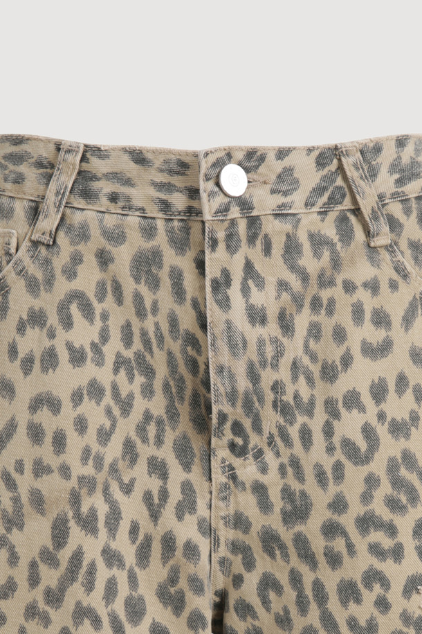LUCKY CHOUETTE - 롱/미디팬츠 - Chouetties by LUCKY CHOUETTE_Leopard Denim Pants (beige)