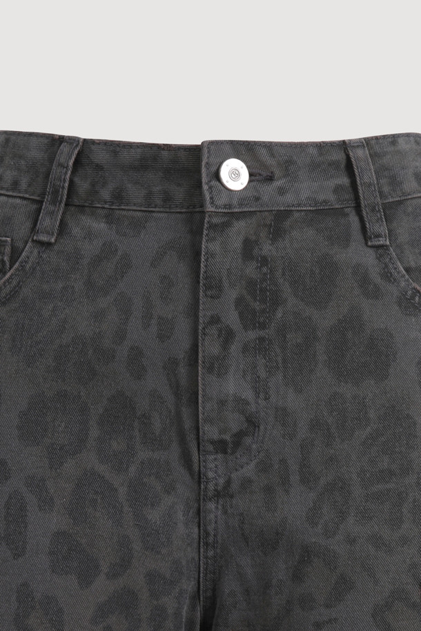 LUCKY CHOUETTE - 롱/미디팬츠 - Chouetties by LUCKY CHOUETTE_Leopard Denim Pants (dark grey)