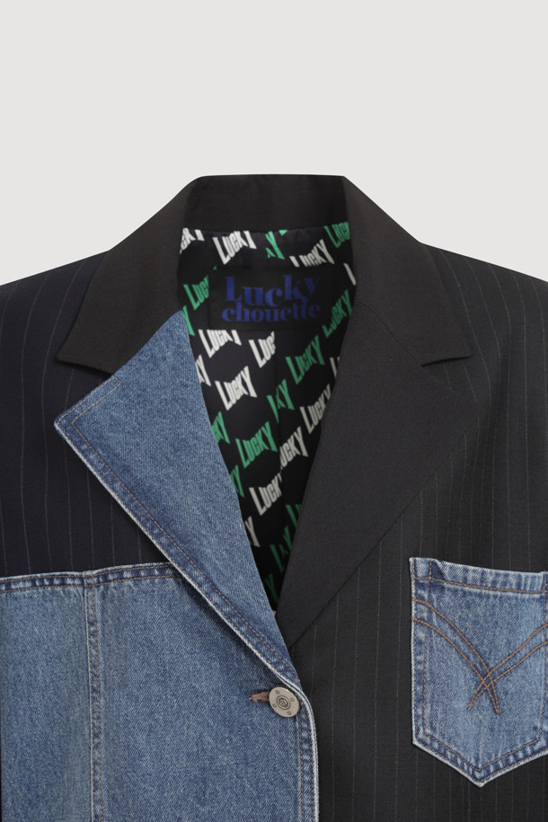 [Re-Order] 데님 패치 믹스 재킷 (블랙)은 데이트룩, 모임룩에 어울리는 모던, 캐주얼, 클래식 스타일의 자켓입니다. 봄, 가을에 착용하기 좋으며, 데님과 울 소재의 믹스매치로 제작되었습니다. 슬림핏과 일자핏 두 가지로 출시되어, 개인의 취향에 따라 선택할 수 있습니다. 블랙 컬러에 패치워크와 스트라이프 패턴이 돋보이며, 스티치 디테일과 LUCKY 로고 안감, 켄톤 버튼으로 포인트를 더했습니다. 레귤러 기장의 긴소매 자켓으로 다양한 스타일 연출에 활용하기 좋습니다.
