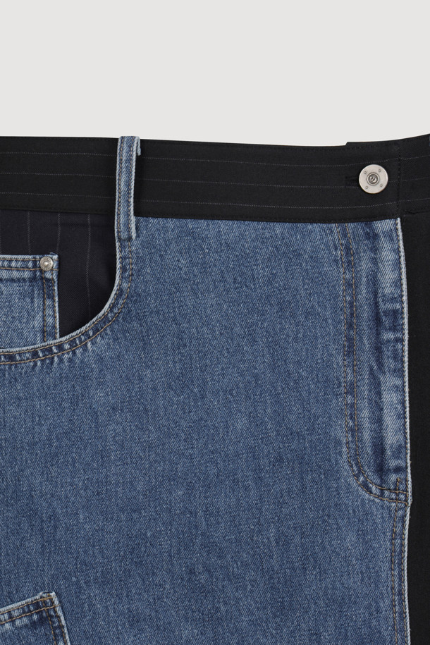 [Re-Order] 데님 스트라이프 믹스 롱 스커트 (multi color)는 여성스러운 롱 스커트로, 봄, 가을에 어울리는 아이템입니다. 유니크하면서도 클래식한 스타일을 연출하며, 데님과 울 소재의 조화가 돋보입니다. 세미 A라인 핏과 한쪽 플리츠 디테일이 세련된 실루엣을 완성하며, 앞 지퍼 여밈으로 편안하게 착용 가능합니다. 멀티 컬러 스트라이프 패턴이 돋보여 데이트룩, 모임룩, 카페룩 등 다양한 TPO에 활용하기 좋습니다. 미니멀하고 캐주얼한 스타일을 즐기는 분들께 추천합니다.
