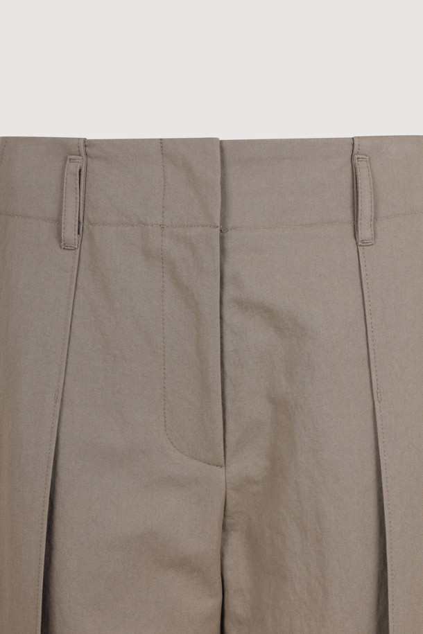 LUCKY CHOUETTE - 롱/미디팬츠 - Pintuck Point Cotton Pants (light khaki)