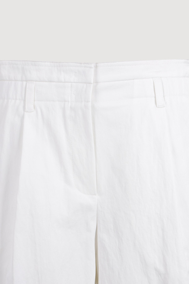 LUCKY CHOUETTE - 쇼트팬츠 - [Atelier] Pocket Point Back Banding Midi Shorts (ivory)