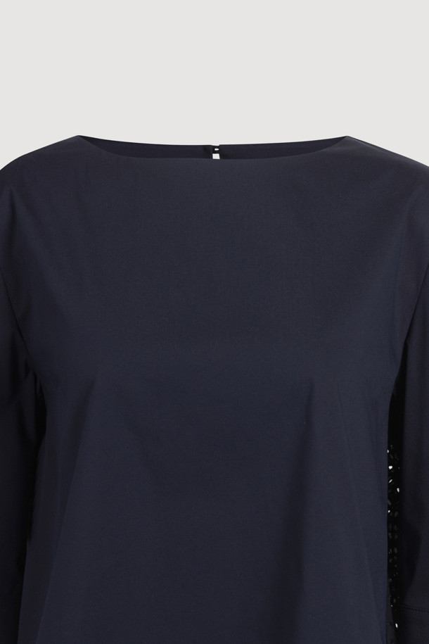 LUCKY CHOUETTE - 블라우스 - Eyelet Block Volume Sleeve Blouse (dark navy)